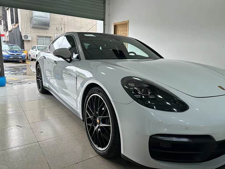 Фото 4 - Porsche Panamera