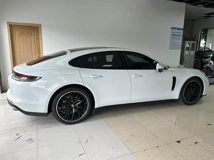 Фото 6 - Porsche Panamera