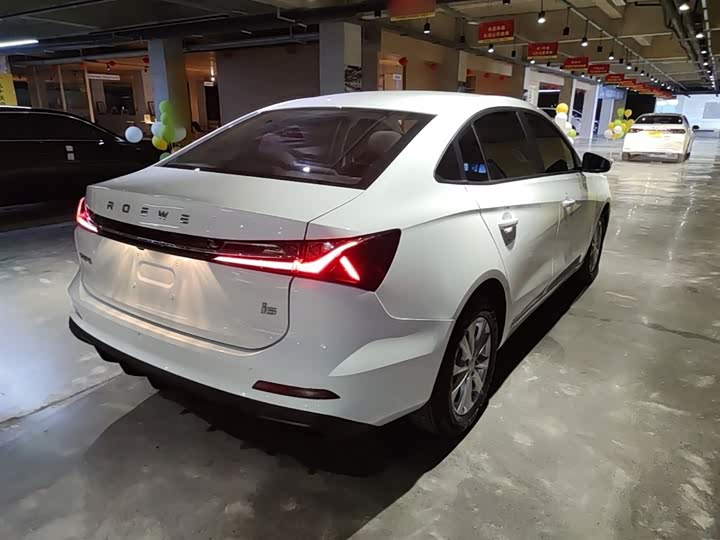 Фото 7 - Roewe i5