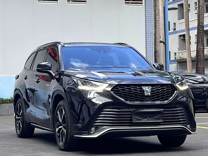 Фото 3 - Toyota Crown Kluger