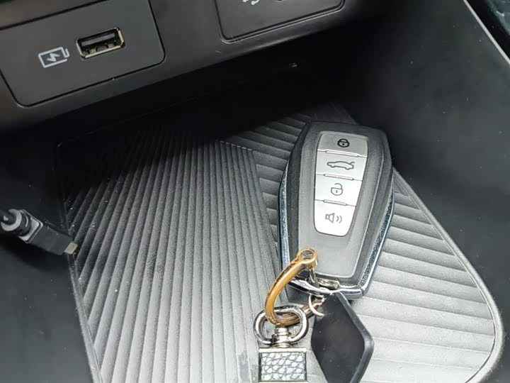 Zdjęcie 9 - Geely Geometry E Firefly