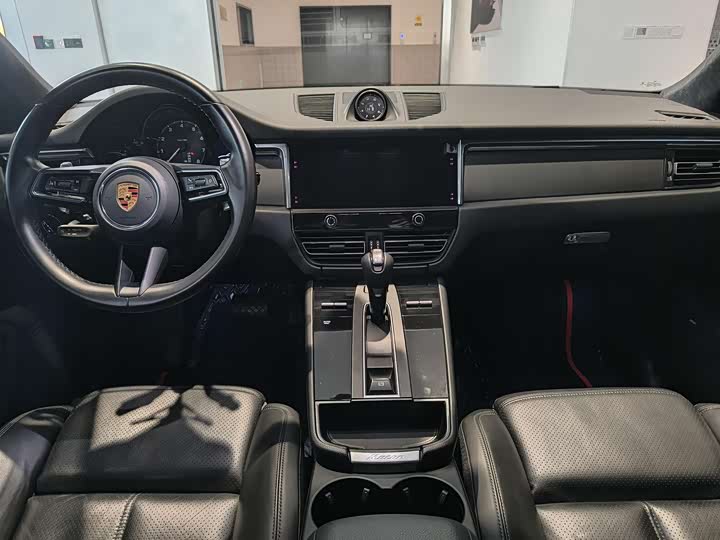 Photo 9 - Porsche Macan