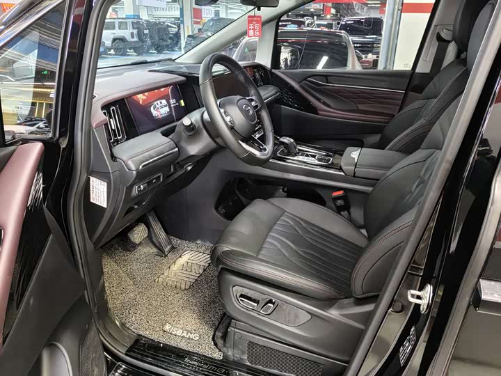GAC Trumpchi M8 2024 2024款 大师系列 400T 尊贵版