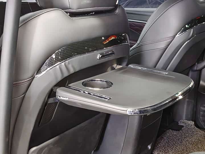 GAC Trumpchi M8 2024 2024款 大师系列 400T 尊贵版