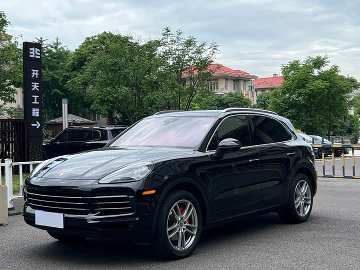 Фото 1 - Porsche Cayenne