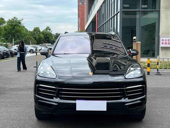 Фото 2 - Porsche Cayenne
