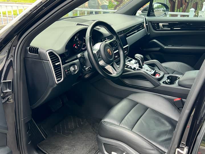 Фото 7 - Porsche Cayenne