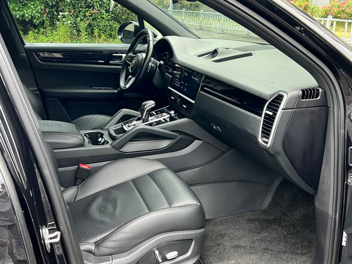 Фото 9 - Porsche Cayenne