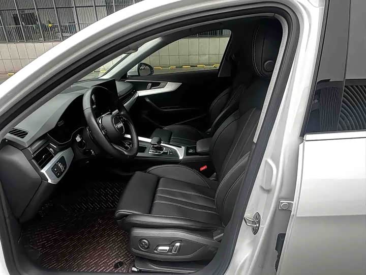 Zdjęcie 4 - Audi A4L