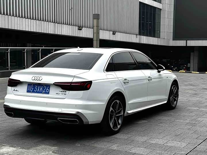 Zdjęcie 7 - Audi A4L
