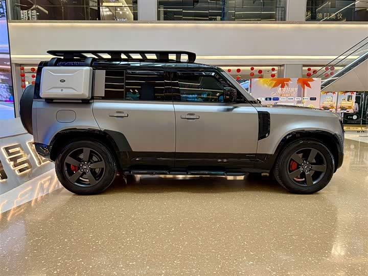 Photo 4 - Land Rover Defender