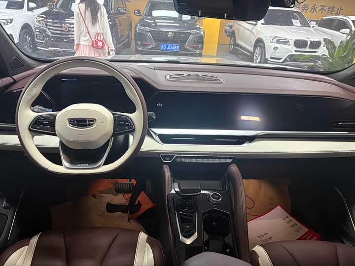 Фото 4 - Geely Monjaro