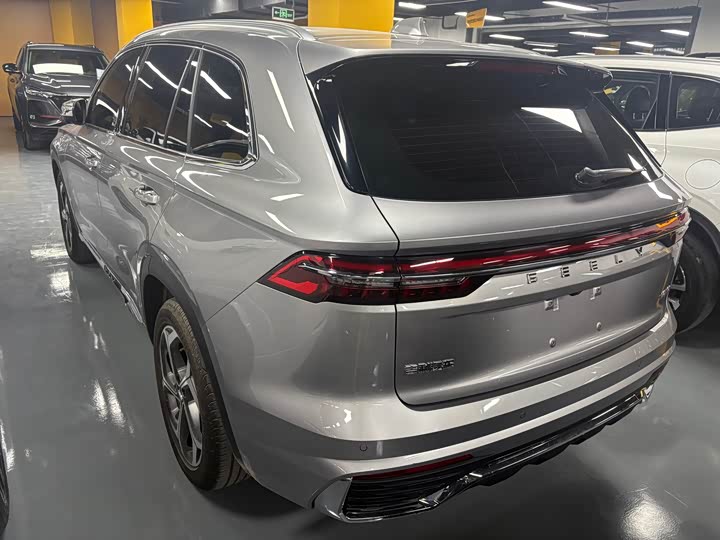 Фото 8 - Geely Monjaro