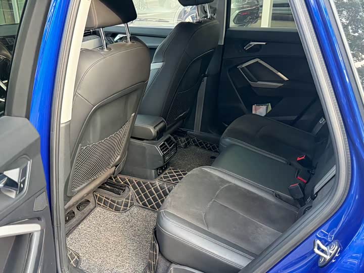 Zdjęcie 8 - Audi Q3