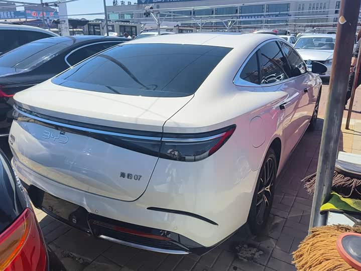 BYD Seal 07 DM-i Hybrid 2025 2025款 DM-i 1.5L 125km 豪华型