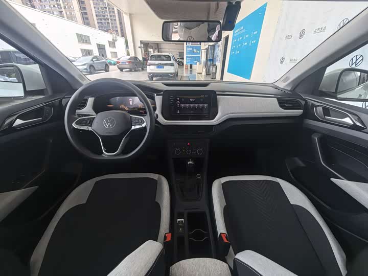 Фото 6 - Volkswagen Tharu