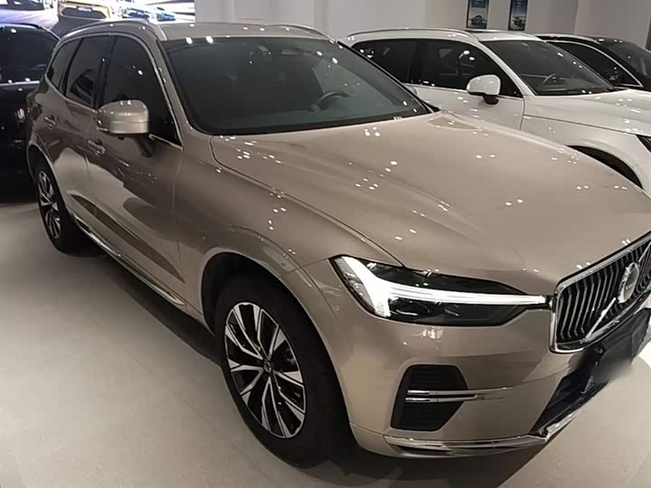 Фото 4 - Volvo XC60