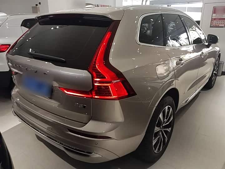 Фото 7 - Volvo XC60