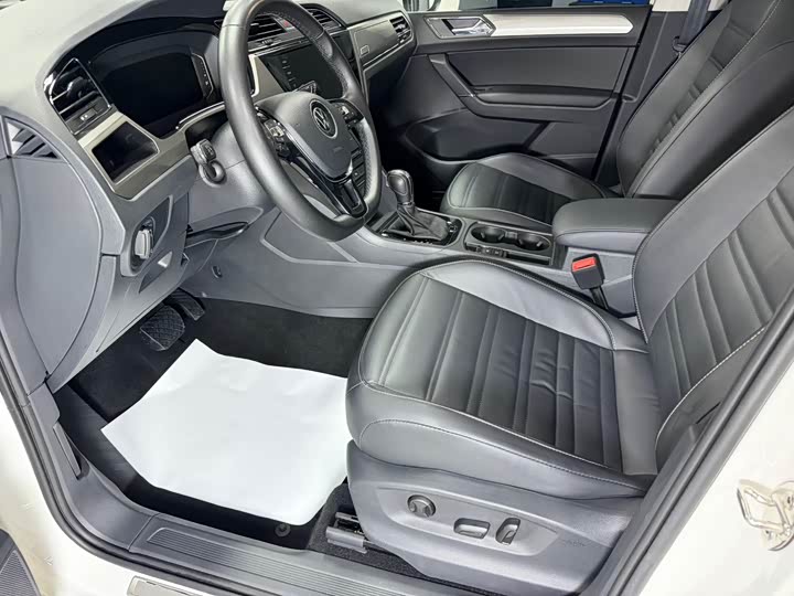 Volkswagen Touran L 2022 2022款 途安L 280TSI DSG拓界版 7座