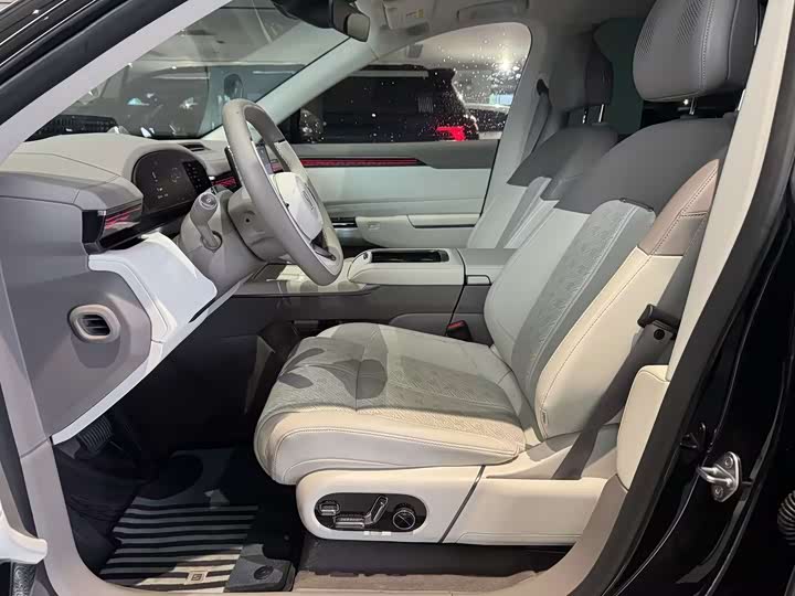 Zeekr 7X 2025 2025款 100kWh 长续航四驱智驾版