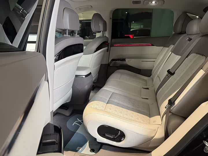 Zeekr 7X 2025 2025款 100kWh 长续航四驱智驾版