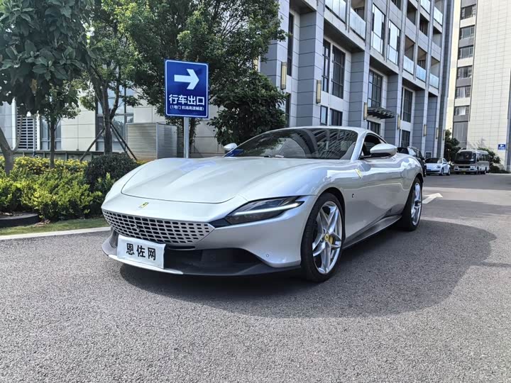 Фото 1 - Ferrari Roma