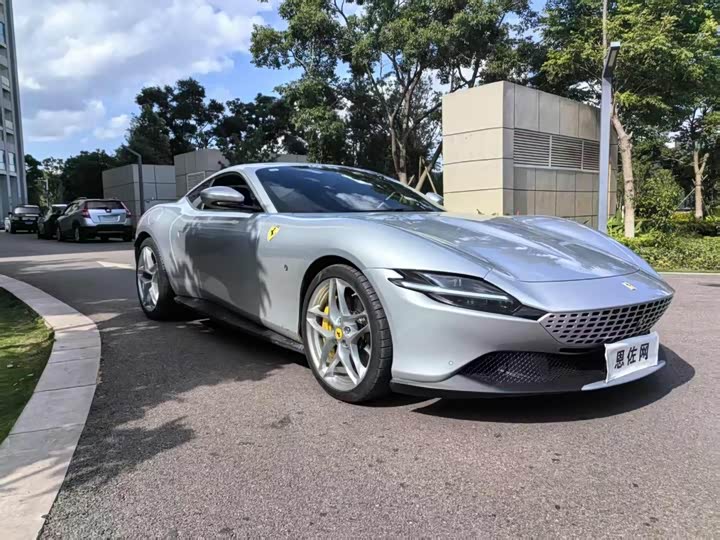 Фото 3 - Ferrari Roma