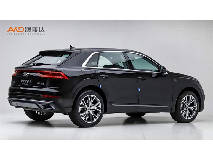 Zdjęcie 3 - Audi Q8