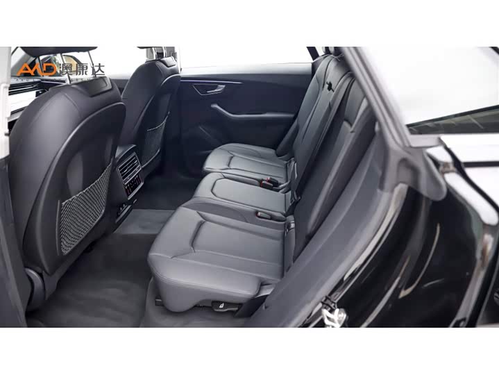 Zdjęcie 7 - Audi Q8