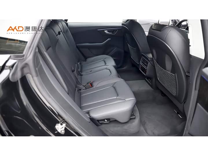 Zdjęcie 8 - Audi Q8