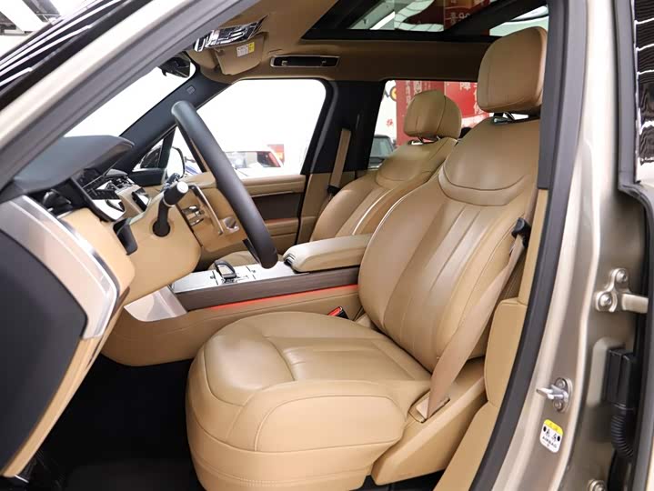 Land Rover Range Rover 2025 2025款 3.0 L6 400PS 创世加长版