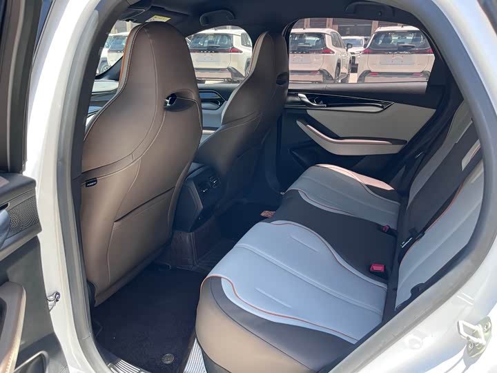 Zdjęcie 8 - BYD Qin Plus