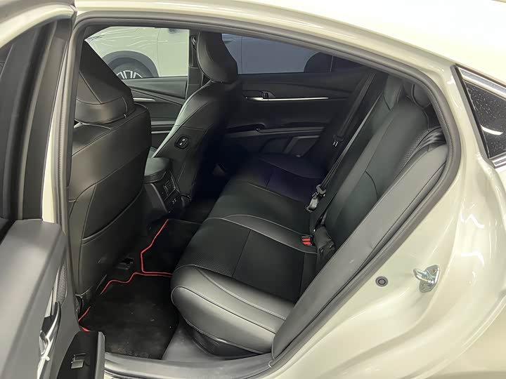Toyota Camry 2026 2026款 双擎 2.0HXS 运动Plus版