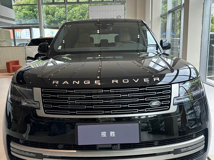 Land Rover Range Rover 2026 2026款 3.0 L6 400PS SE长轴版