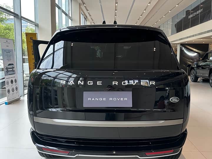 Land Rover Range Rover 2026 2026款 3.0 L6 400PS SE长轴版