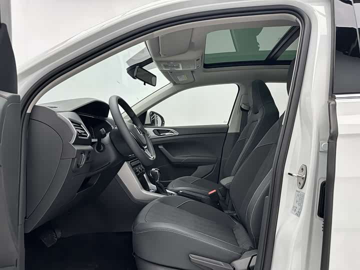 Фото 5 - Volkswagen T-Cross