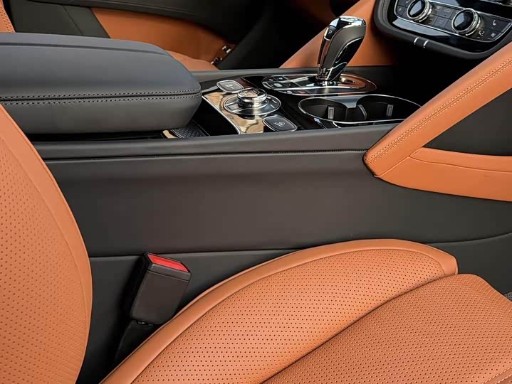 Bentley Bentayga 2024 2024款 4.0T V8 长轴距版