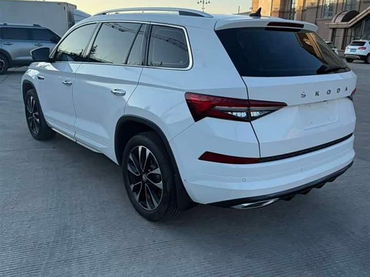 Skoda Kodiaq 2022 2022款 改款 TSI330 5座两驱奢享版