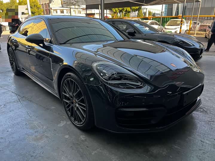Фото 3 - Porsche Panamera