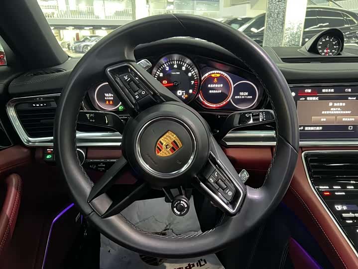 Фото 4 - Porsche Panamera