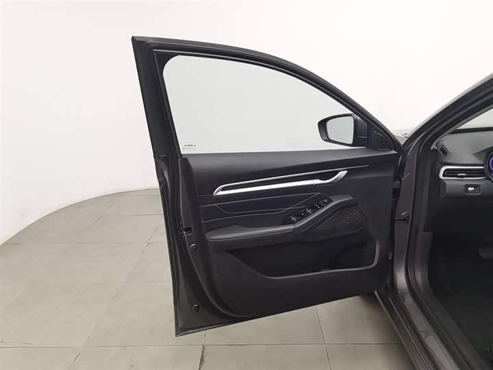 Фото 8 - Geely Emgrand