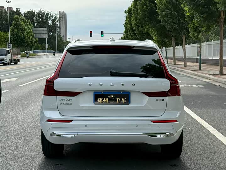 Volvo XC60 2026 2026款 B5 四驱智远豪华版