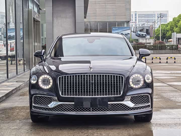 Фото 2 - Bentley Flying Spur Hybrid