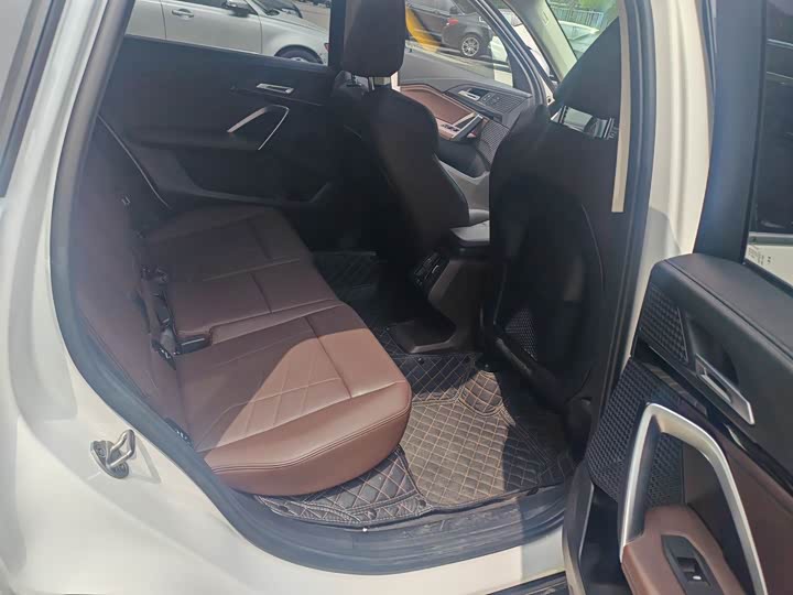 Фото 8 - BMW X1