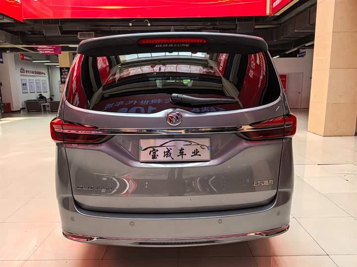 Photo 4 - Buick GL8 ES