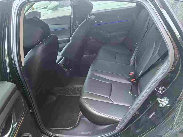 Фото 5 - Honda Accord