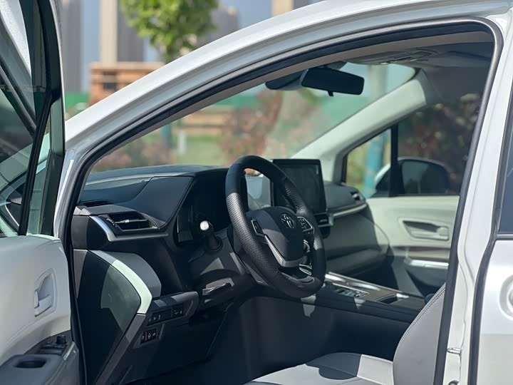 Toyota Sienna 2024 2024款 2.5L混动 舒适版