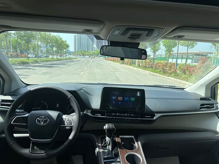 Toyota Sienna 2024 2024款 2.5L混动 舒适版
