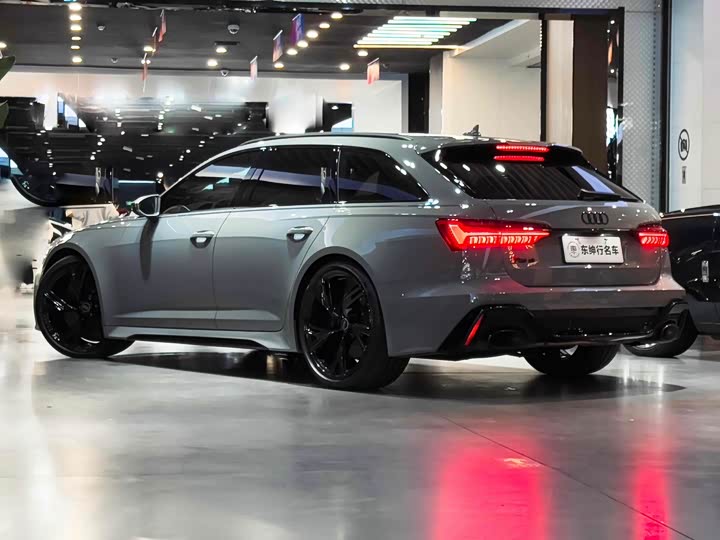 2022 Audi RS 6