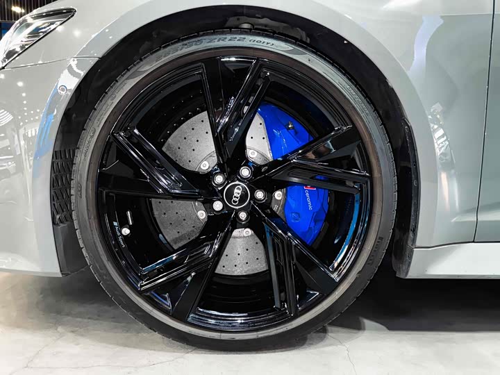 2022 Audi RS 6